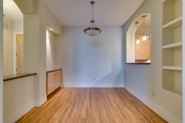 Foto del edificio - 2-Bed/2-Bath in Green Hills/Belmont/Vanderbilt