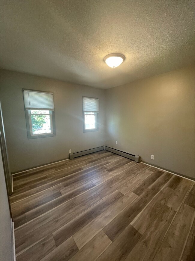 2125 Indianola Ave Unit c7, Des Moines, IA 50315 Apartments in Des