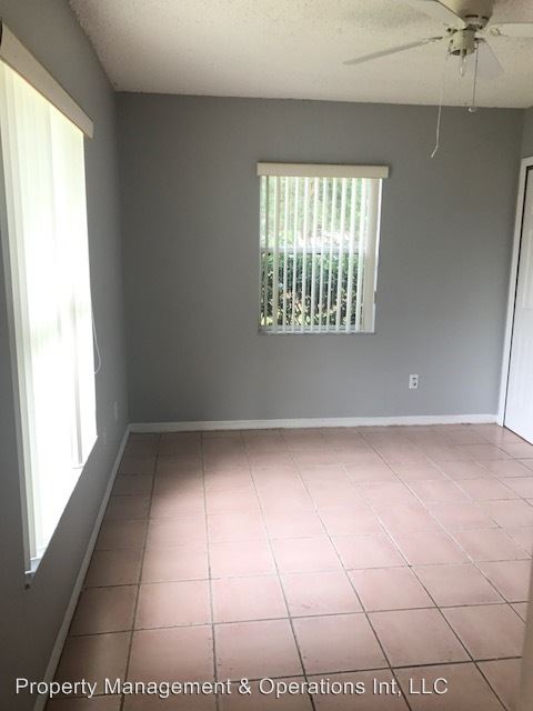 Building Photo - 503 Dorothy Cir