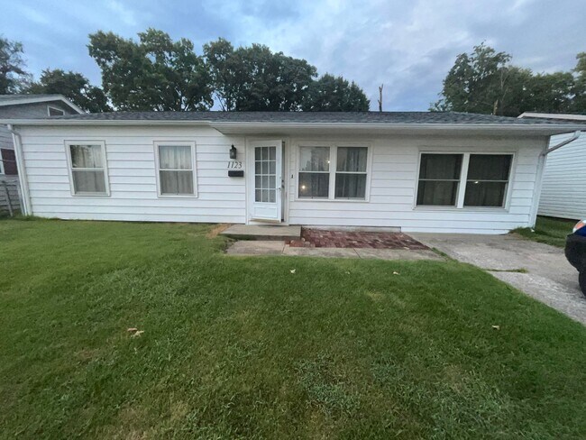 Building Photo - 1123 St Benedict Dr