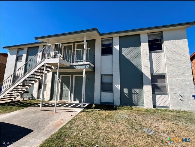 Foto del edificio - 303 Erby Ave