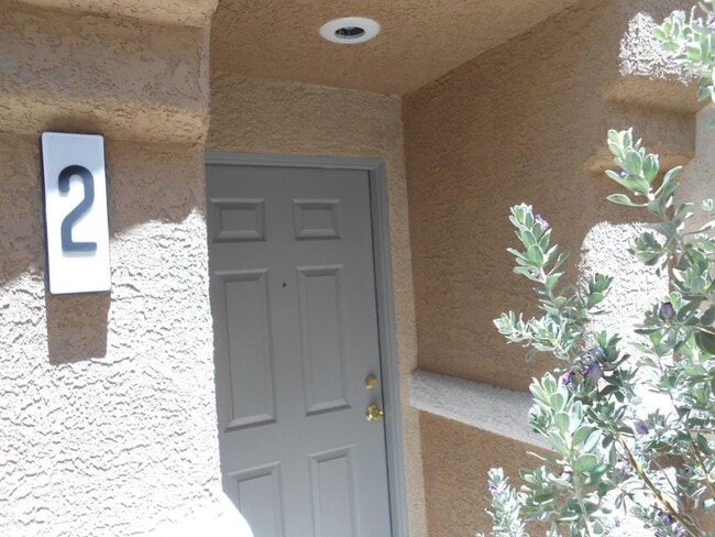 Building Photo - Beautiful Spacious Townhome in Gated Community