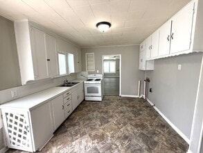 Building Photo - 226 12th Ave NW