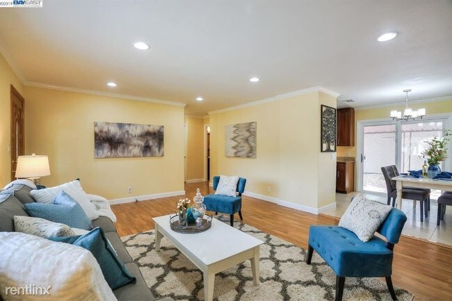 Foto del edificio - 3 br, 2 bath Apartment - 43361 Cedarwood Dr
