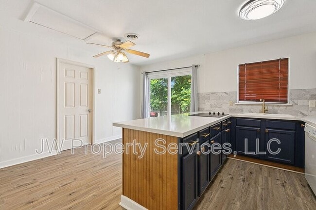 Foto del edificio - 5700 Boutall St