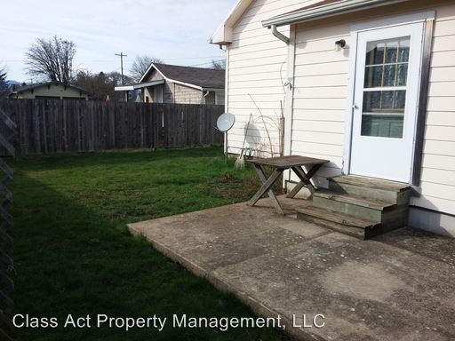 Building Photo - 1057 SE Miller Ave