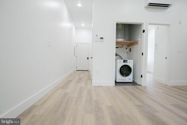Foto del edificio - 1153 N Front St