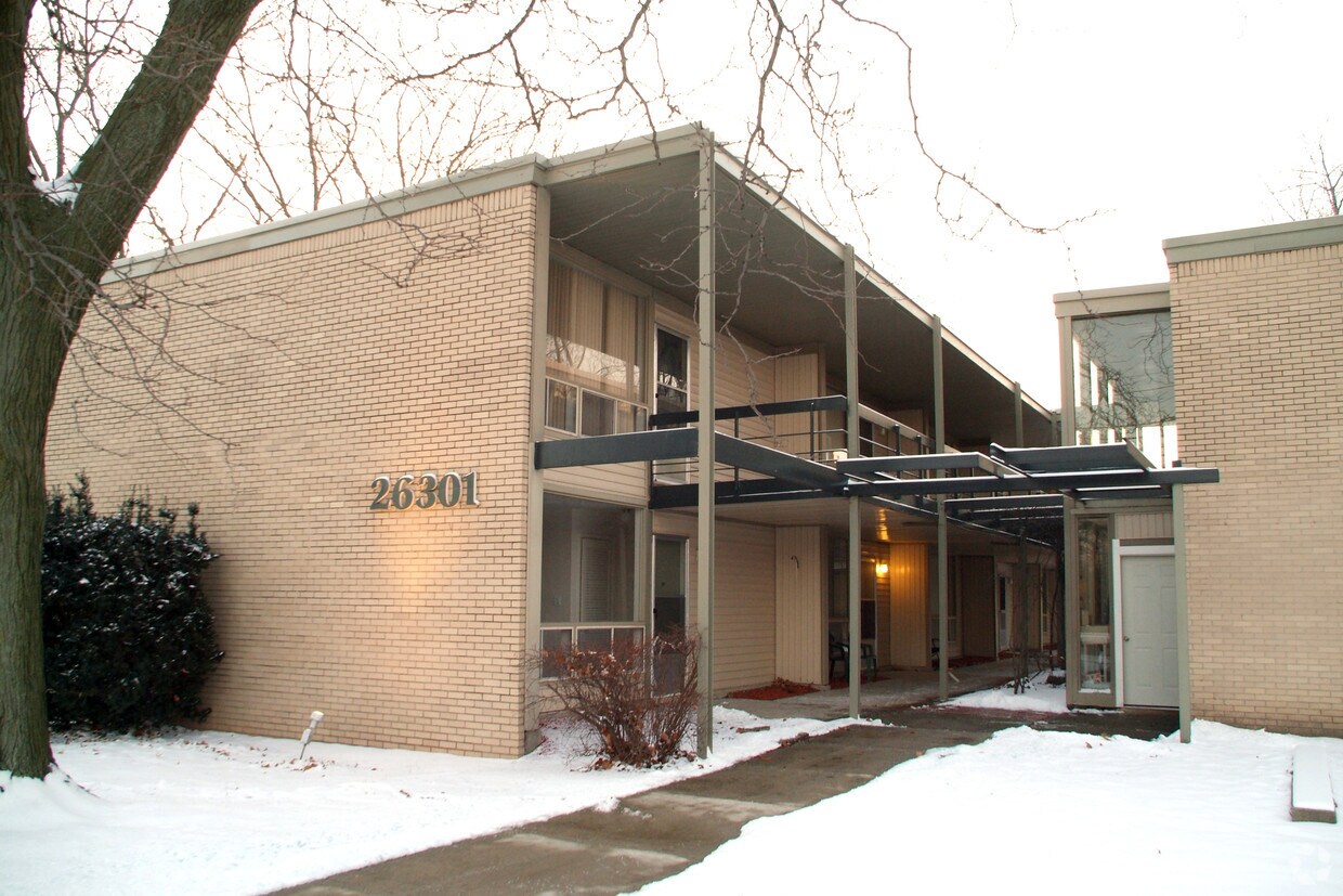 Primary Photo - Eagle Pointe Apartments