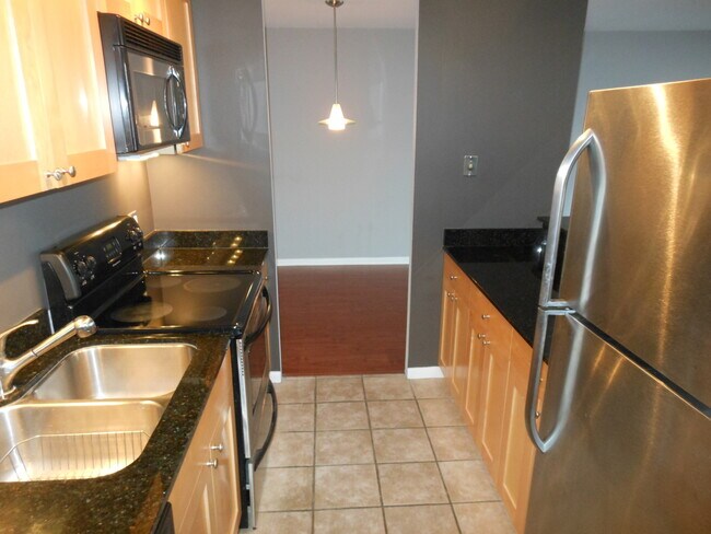 Foto del edificio - 3930 N Pine Grove Ave