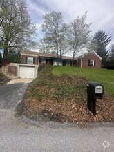 Building Photo - 1371 Irving Rd