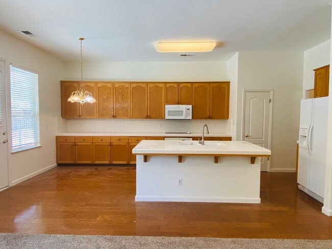 Foto del edificio - $2,795 Peach & Alluvial, Pool + Clovis Trail Access | W. Fallbrook Ave, Clovis