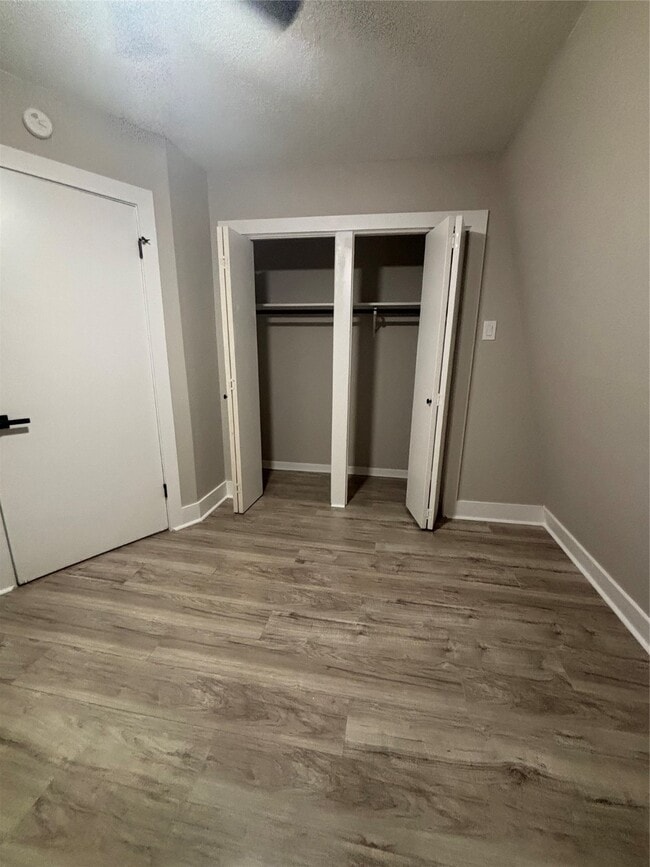 Building Photo - 216 S Pruett St