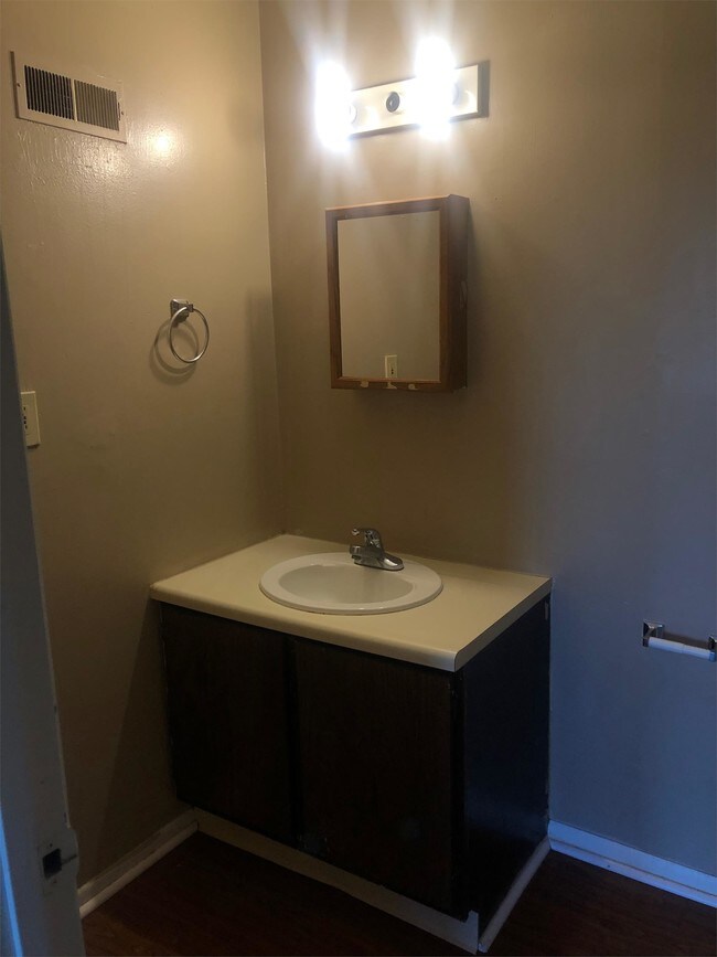 Building Photo - 2167 S 300 E