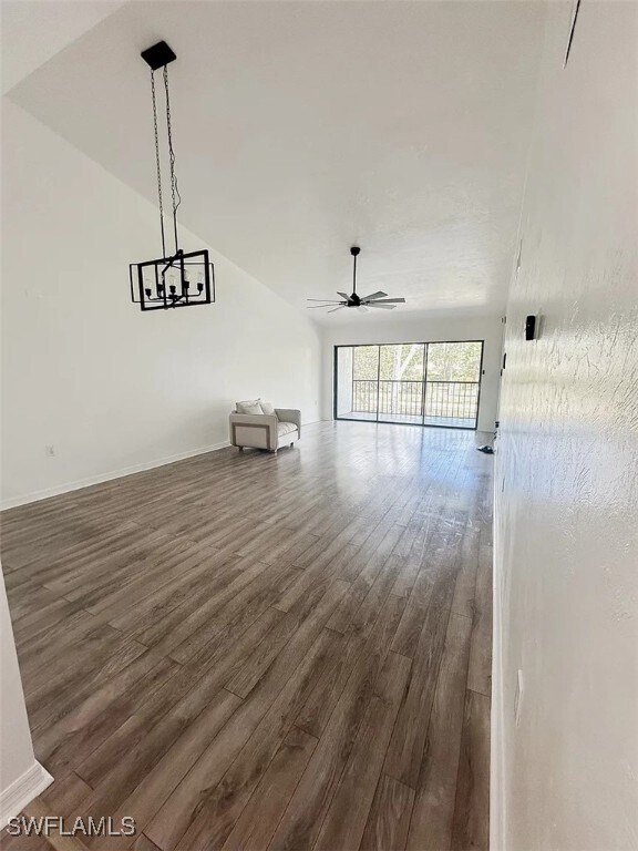 Foto del edificio - 1211 Commonwealth Cir