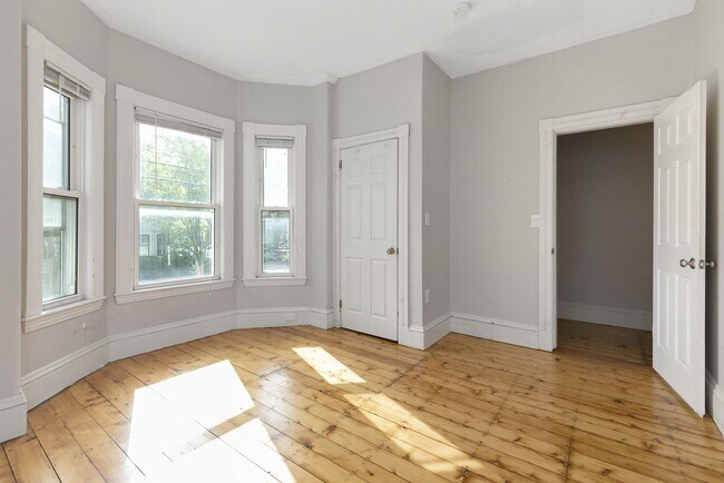 Building Photo - 129 Summer St