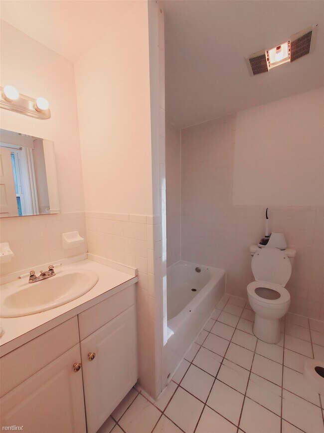 Foto del edificio - 2 br, 2 bath Condo - 38 Pine Hill Ave Apt 2