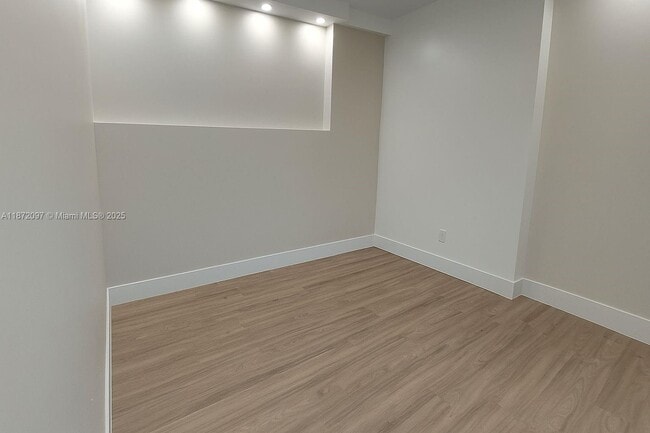 Building Photo - 401 Ocean Dr