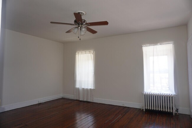 Building Photo - 110 S 42nd St