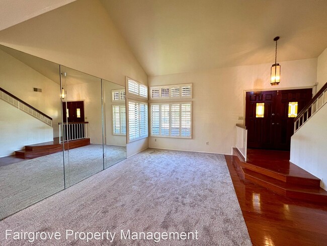 Building Photo - 4 br, 3.5 bath House - 1033 Paseo Entrada