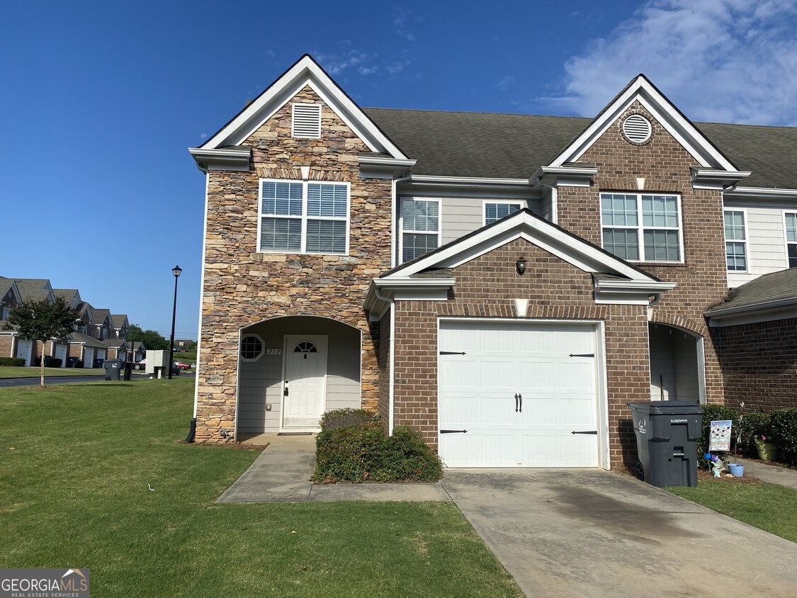 Primary Photo - 212 Village Dr
