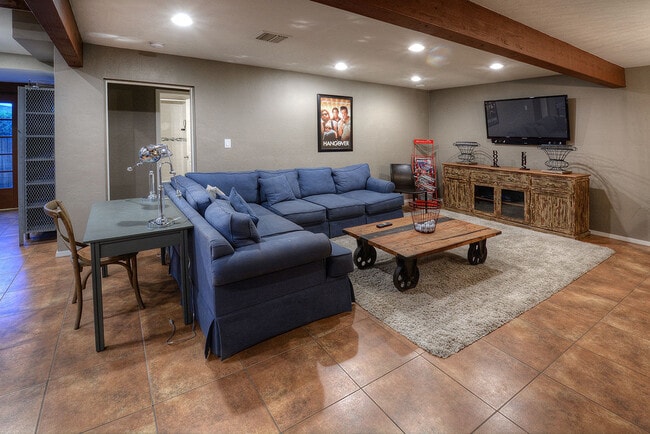 Building Photo - PRE-LEASE AUGUST 2026 - Beautiful Modern Living near Campus