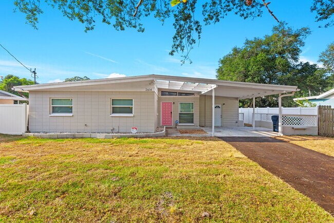 Building Photo - Beautifully Renovated Home For Rent in Tampa!