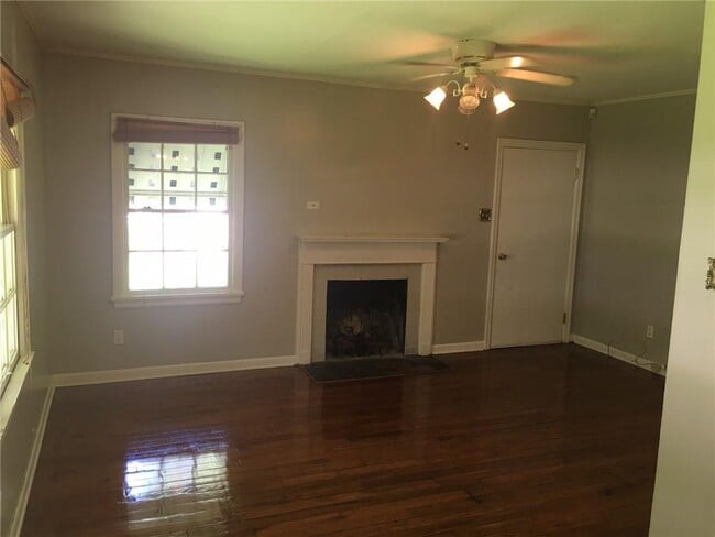 Building Photo - 3062 Fendley Ave