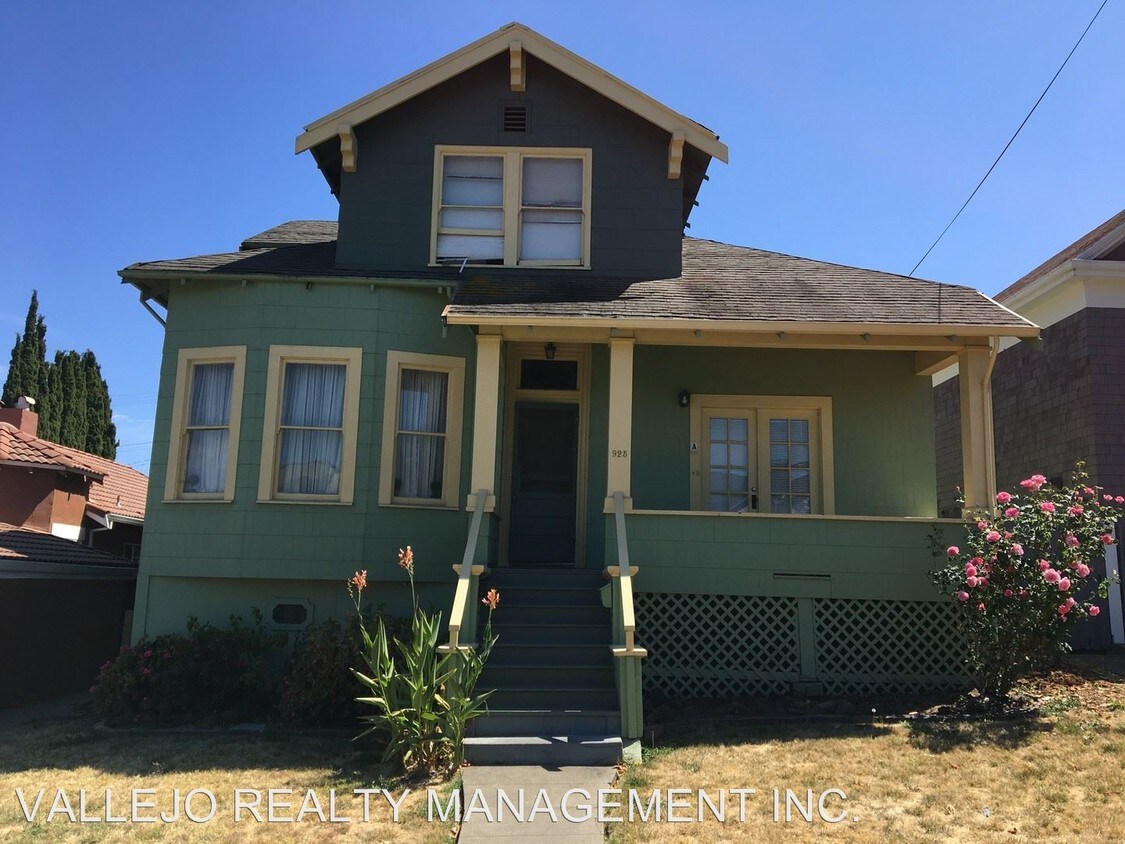 Primary Photo - 925 Virginia St