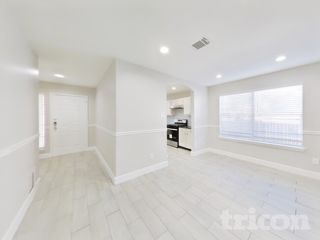 Building Photo - 19111 Deep S Ct