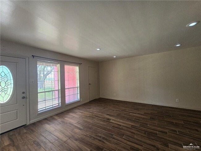 Building Photo - 33 Highland Park Ave