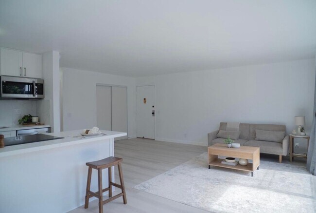Foto del edificio - Island Style Living at Its Best! 2/1/1 in Makaha