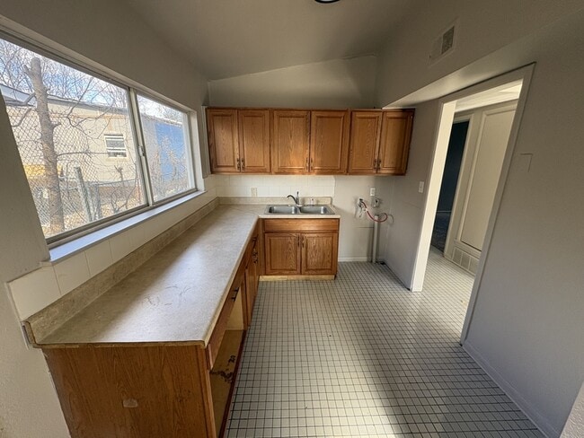 Building Photo - 2821 E 40th Pl N