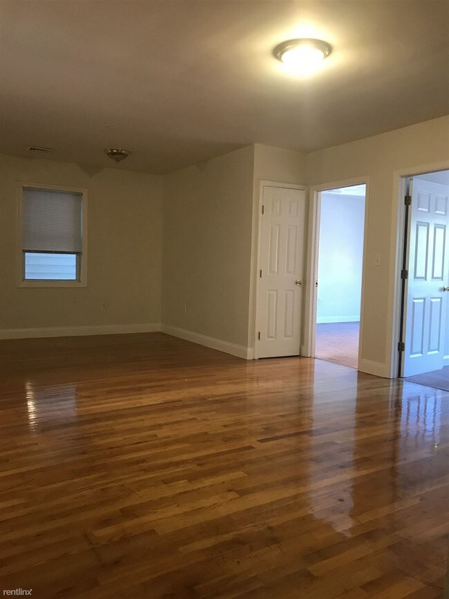 Foto del edificio - 2 br, 1 bath  - 385 W Broadway