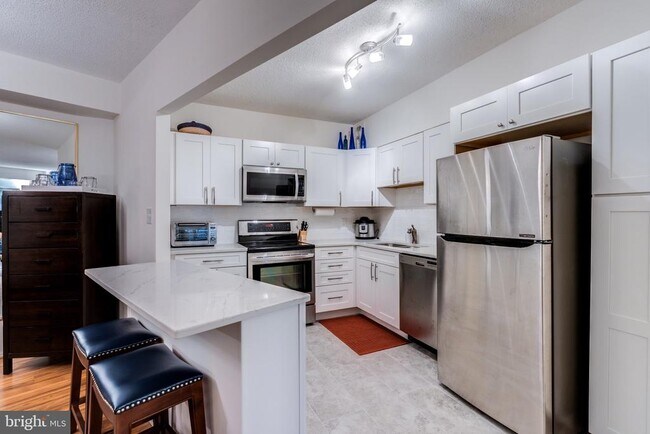 Foto del edificio - 1600 N Oak St