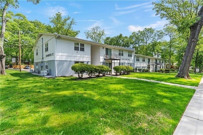 Building Photo - 1701 Hawthorne Ave