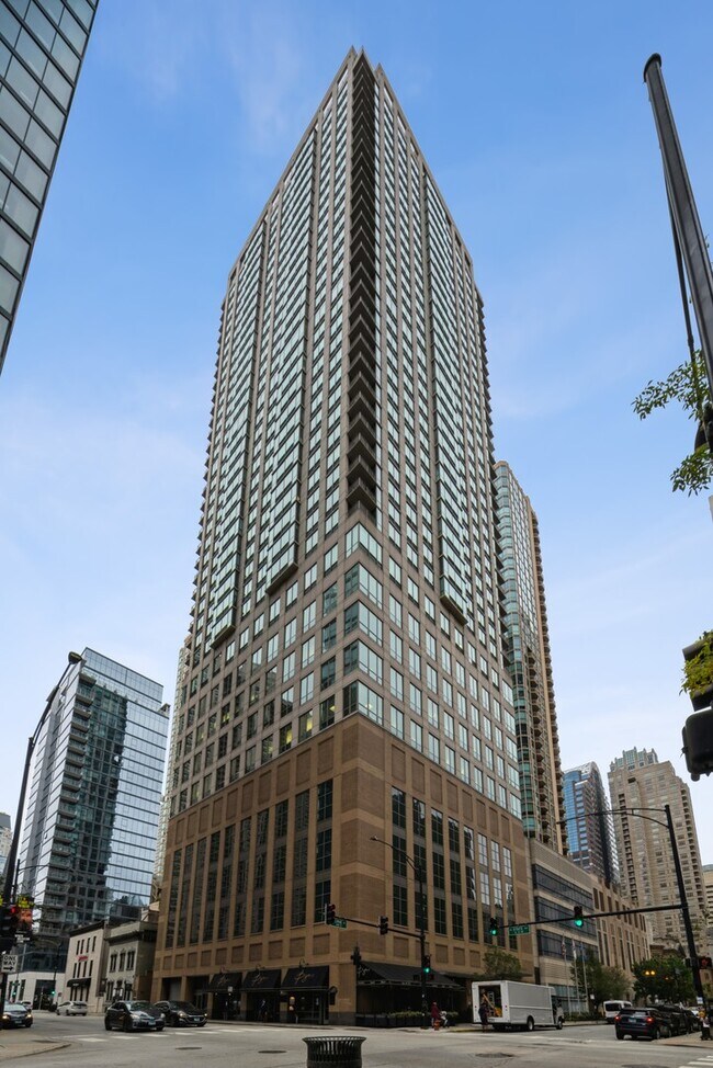 Foto del edificio - 2 E Erie St