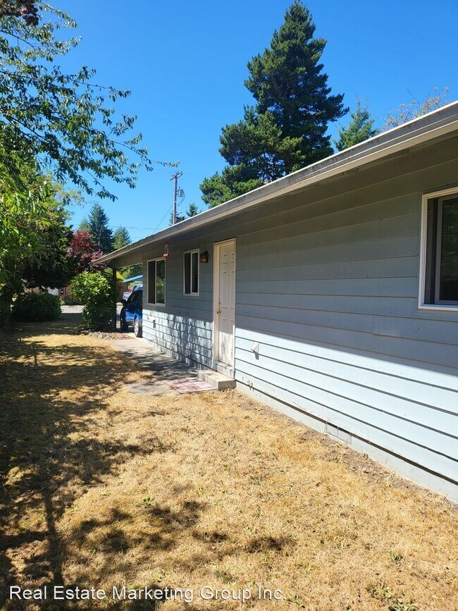 Building Photo - 3 br, 1 bath House - 418 N 13th Street