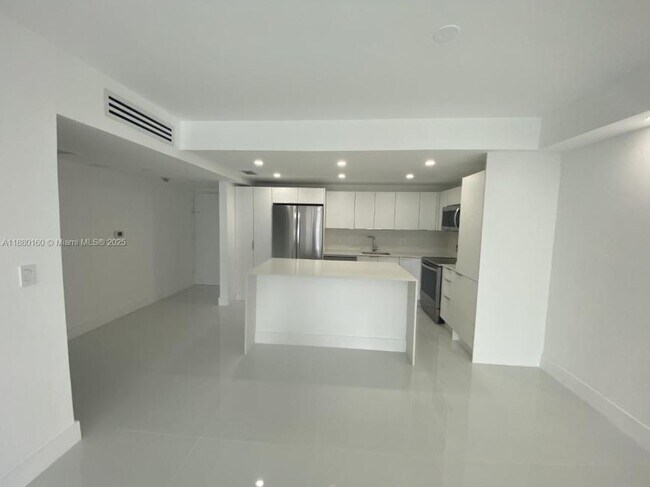 Foto del edificio - 2 bedroom in Sunny Isles Beach FL 33160