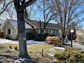 Building Photo - 592 Locust St S