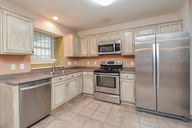 Building Photo - 6834 River Bluff Dr