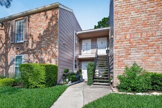 Building Photo - 2800 Jeanetta St