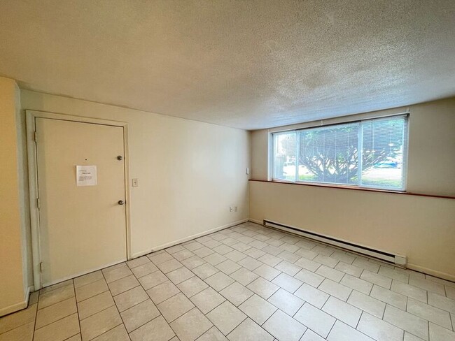 Foto del edificio - 181 Loudon Rd