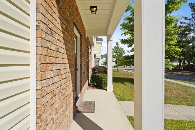 Building Photo - 508 Potter Stone Square