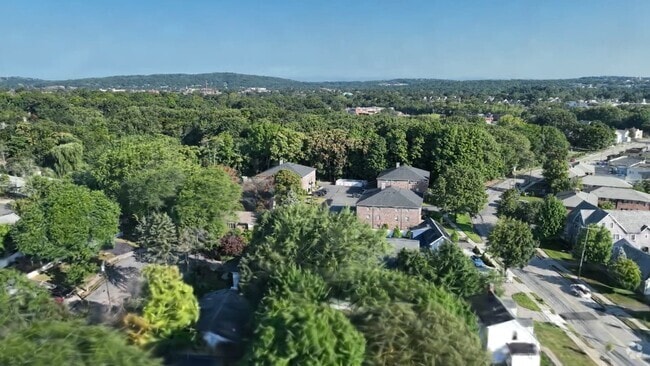  - Silver Lake Apartments