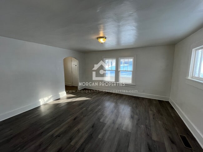 Foto del edificio - 1428 W 10th St