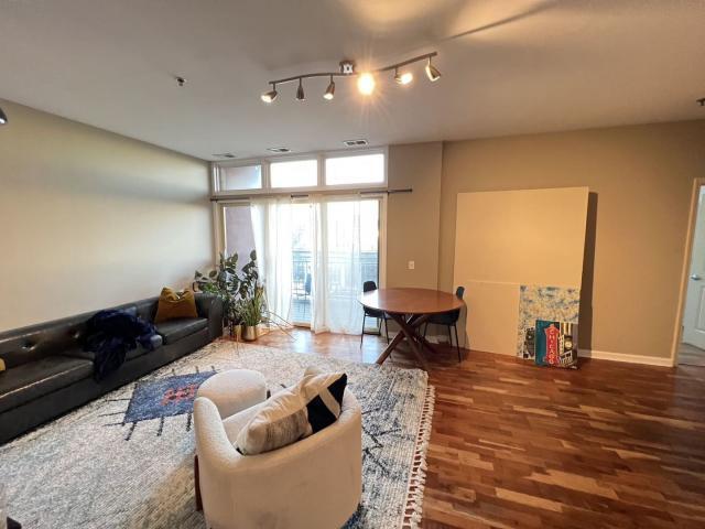 Building Photo - 1 bedroom in Chicago IL 60608