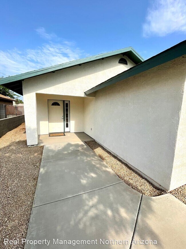 Building Photo - 3 br, 2 bath House - 2015 Los Angeles St.
