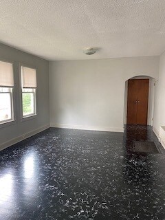 Building Photo - 929 1/2 College Ave Ext