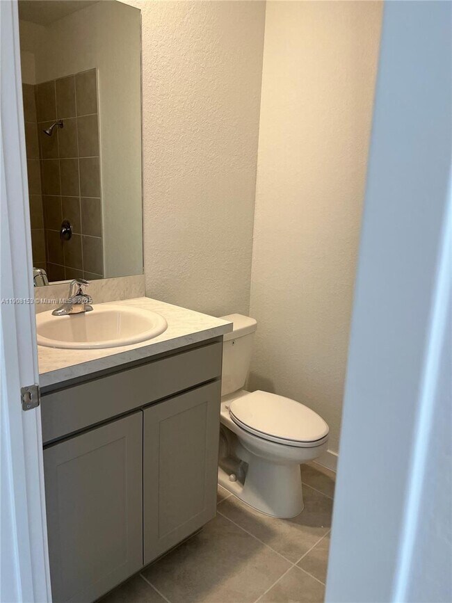 Foto del edificio - 326 NE 1st Ave