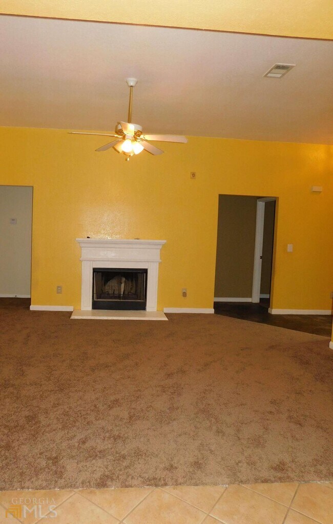 Building Photo - 741 Royal Oaks Dr